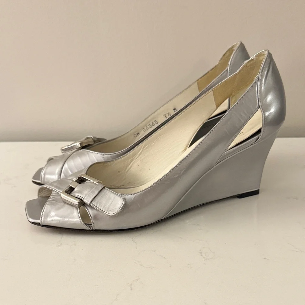 Elegant Silver Stuart Weitzman Wedge Peep-Toe Genuine Leather Shoes 7.5 $269 - Picture 5 of 12